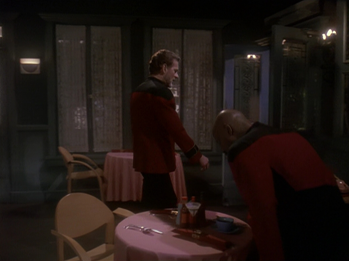 extant_StarTrek_DS9_4x12-ParadiseLost_01532.jpg