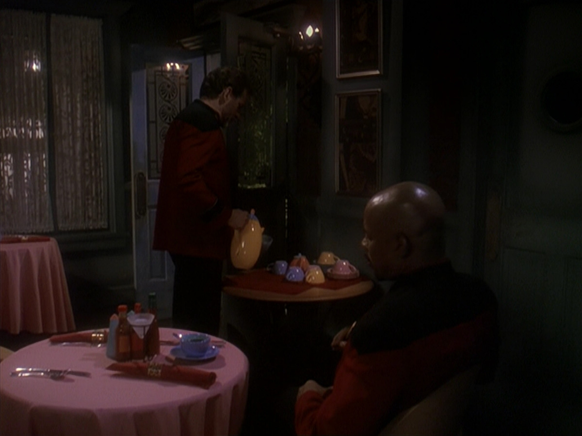 extant_StarTrek_DS9_4x12-ParadiseLost_01537.jpg