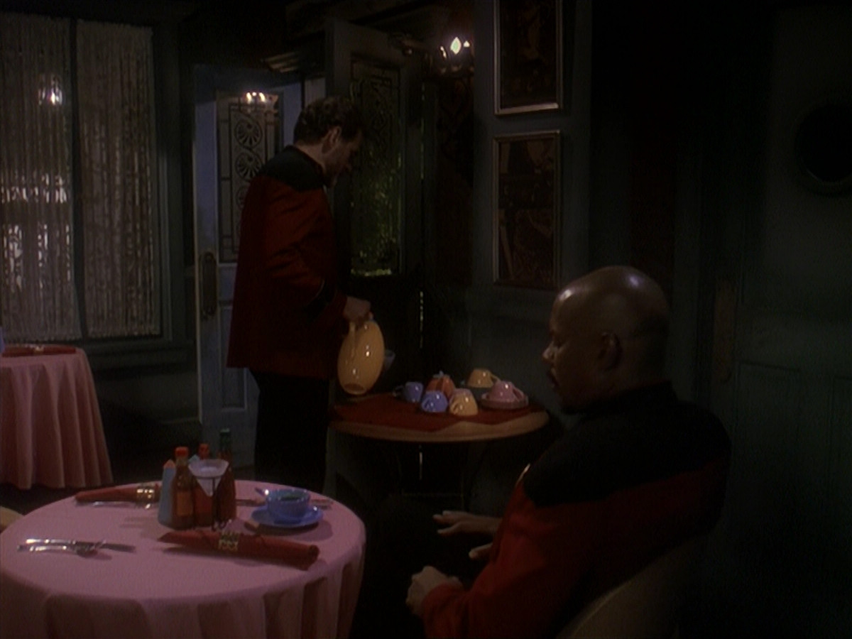 extant_StarTrek_DS9_4x12-ParadiseLost_01538.jpg