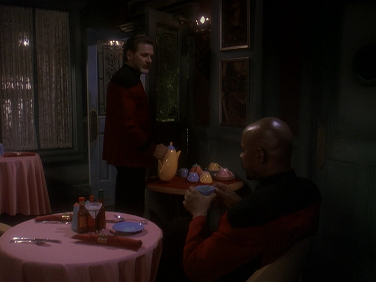 extant_StarTrek_DS9_4x12-ParadiseLost_01542.jpg