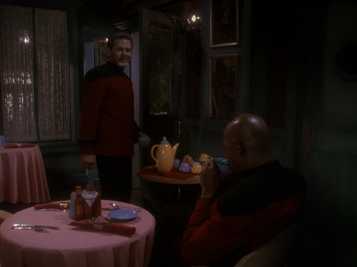 extant_StarTrek_DS9_4x12-ParadiseLost_01544.jpg