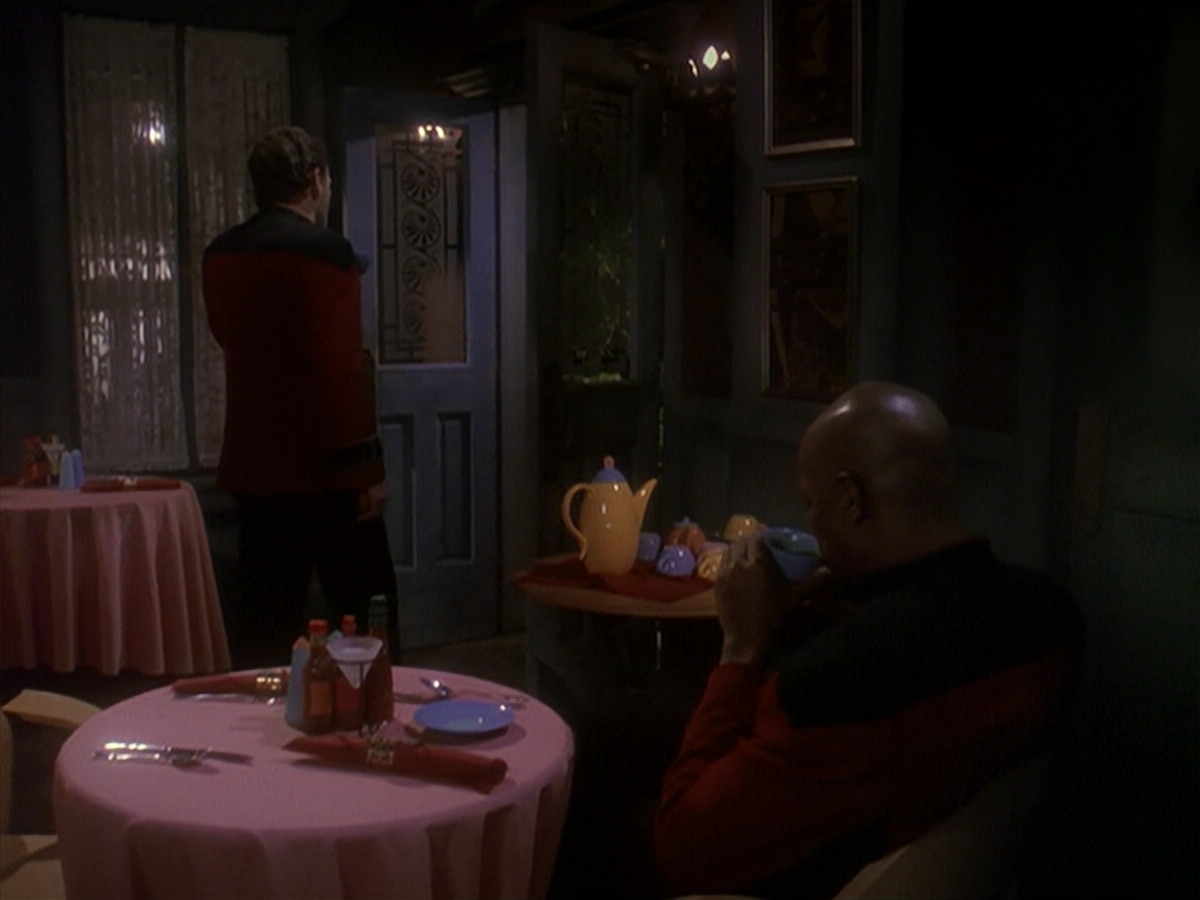 extant_StarTrek_DS9_4x12-ParadiseLost_01547.jpg