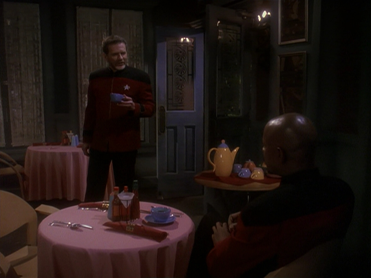 extant_StarTrek_DS9_4x12-ParadiseLost_01557.jpg