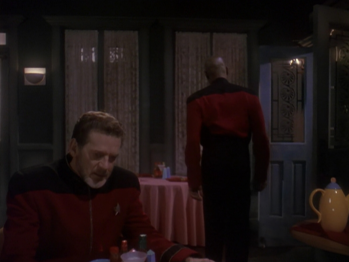 extant_StarTrek_DS9_4x12-ParadiseLost_01648.jpg