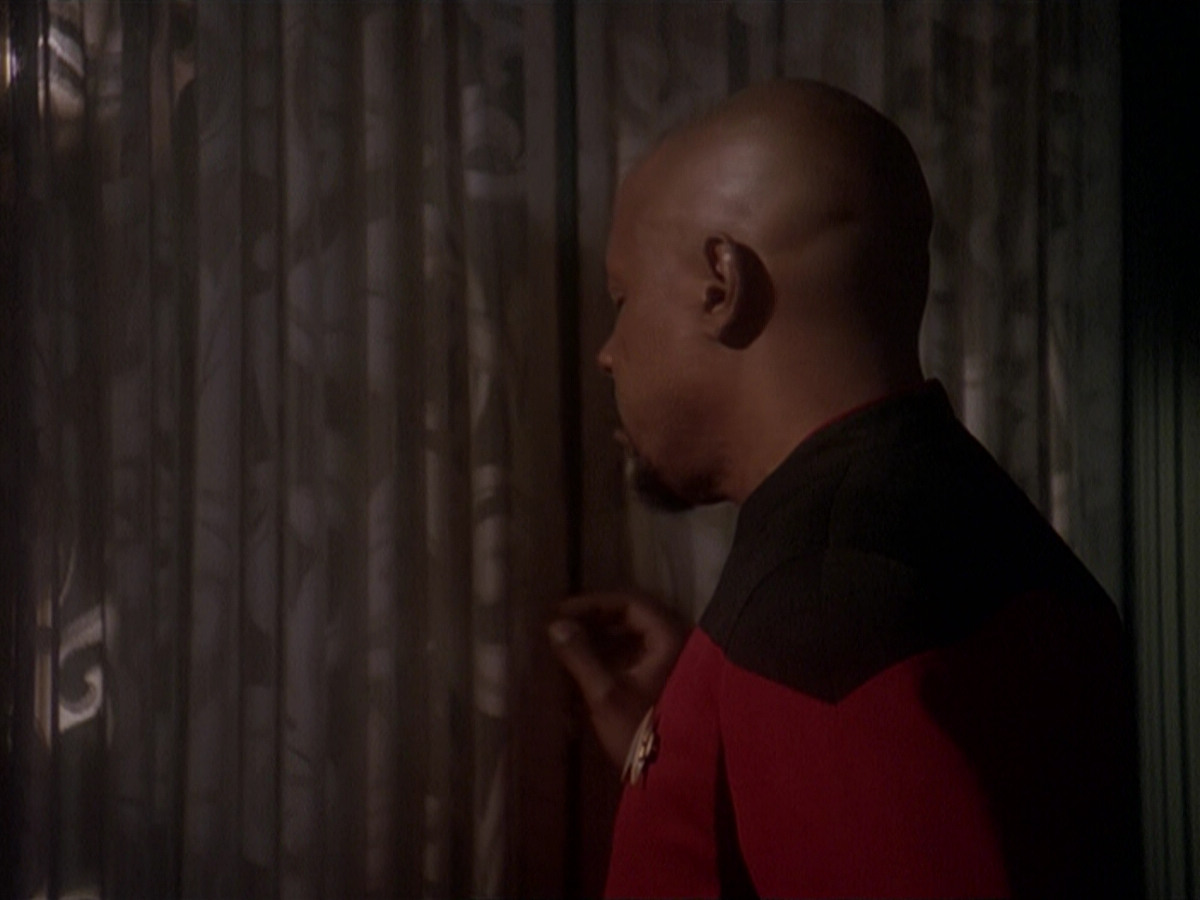 extant_StarTrek_DS9_4x12-ParadiseLost_01654.jpg