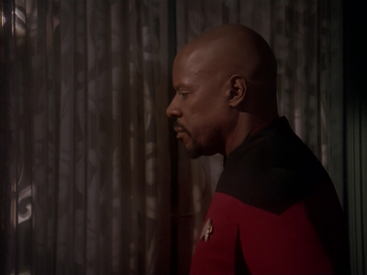 extant_StarTrek_DS9_4x12-ParadiseLost_01655.jpg