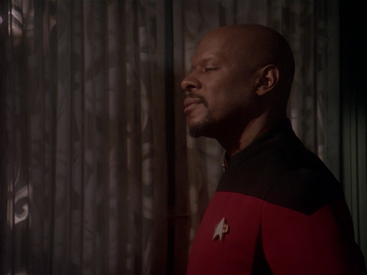 extant_StarTrek_DS9_4x12-ParadiseLost_01673.jpg