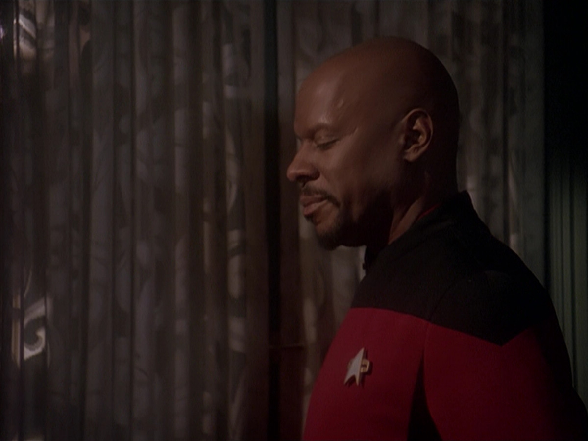 extant_StarTrek_DS9_4x12-ParadiseLost_01674.jpg