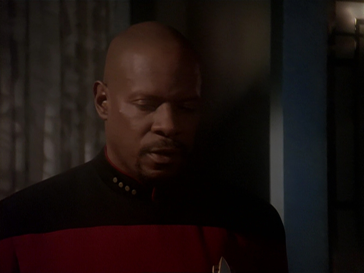 extant_StarTrek_DS9_4x12-ParadiseLost_01699.jpg