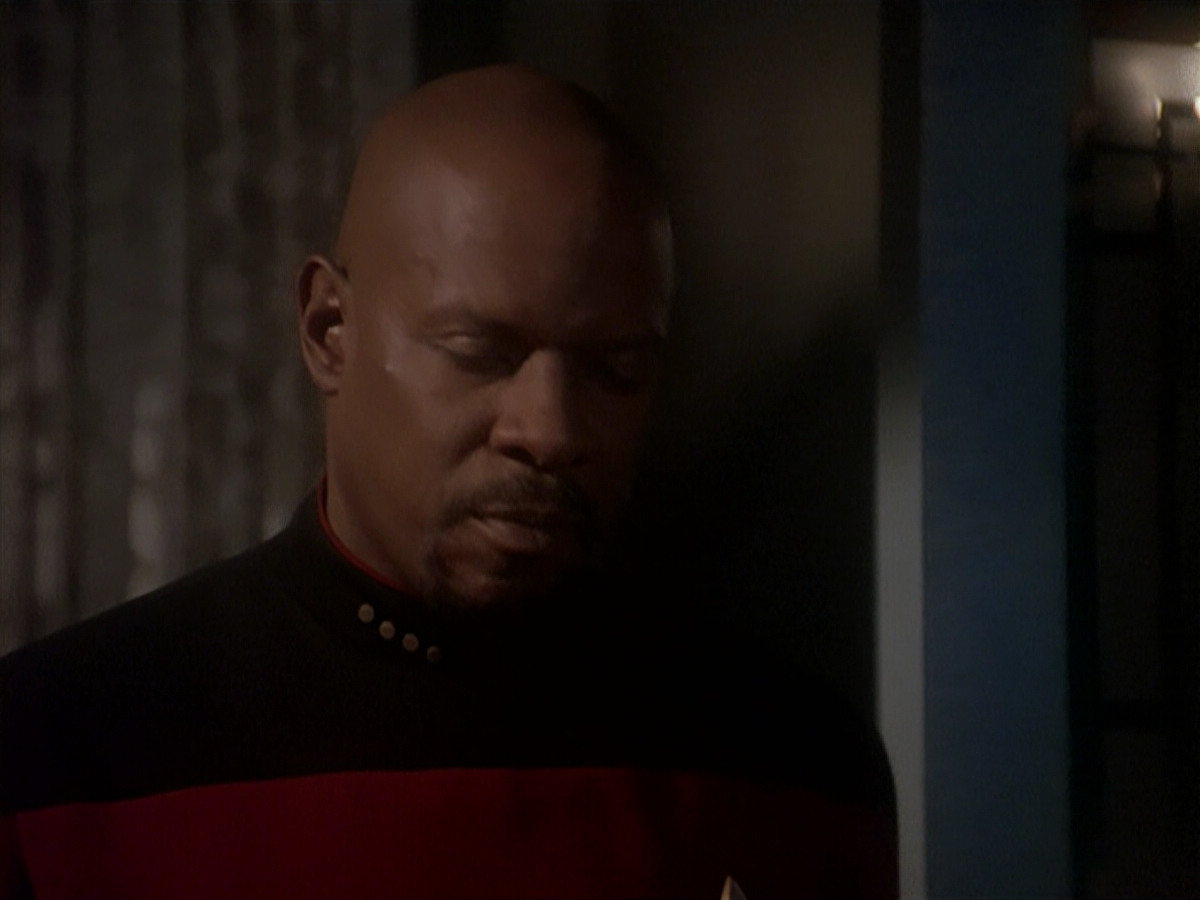 extant_StarTrek_DS9_4x12-ParadiseLost_01700.jpg