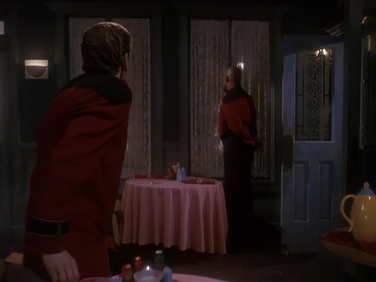 extant_StarTrek_DS9_4x12-ParadiseLost_01732.jpg