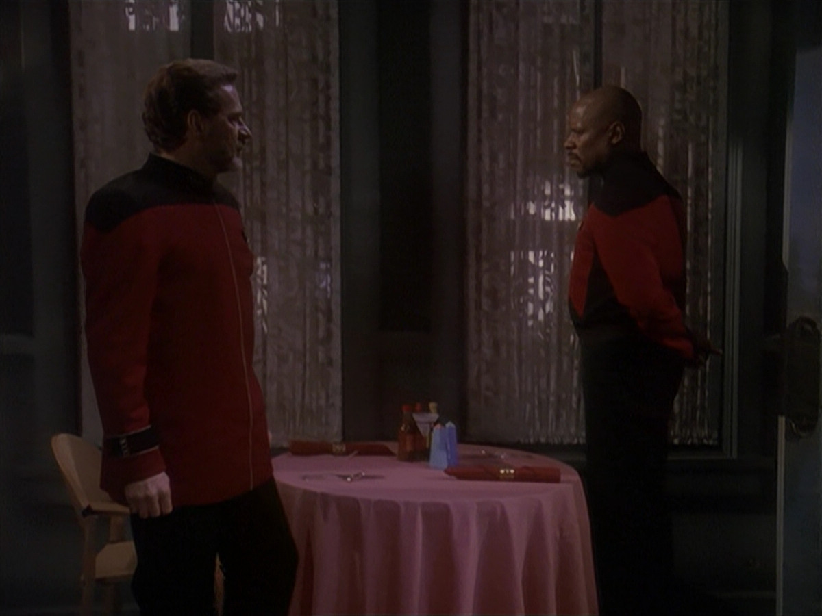 extant_StarTrek_DS9_4x12-ParadiseLost_01749.jpg