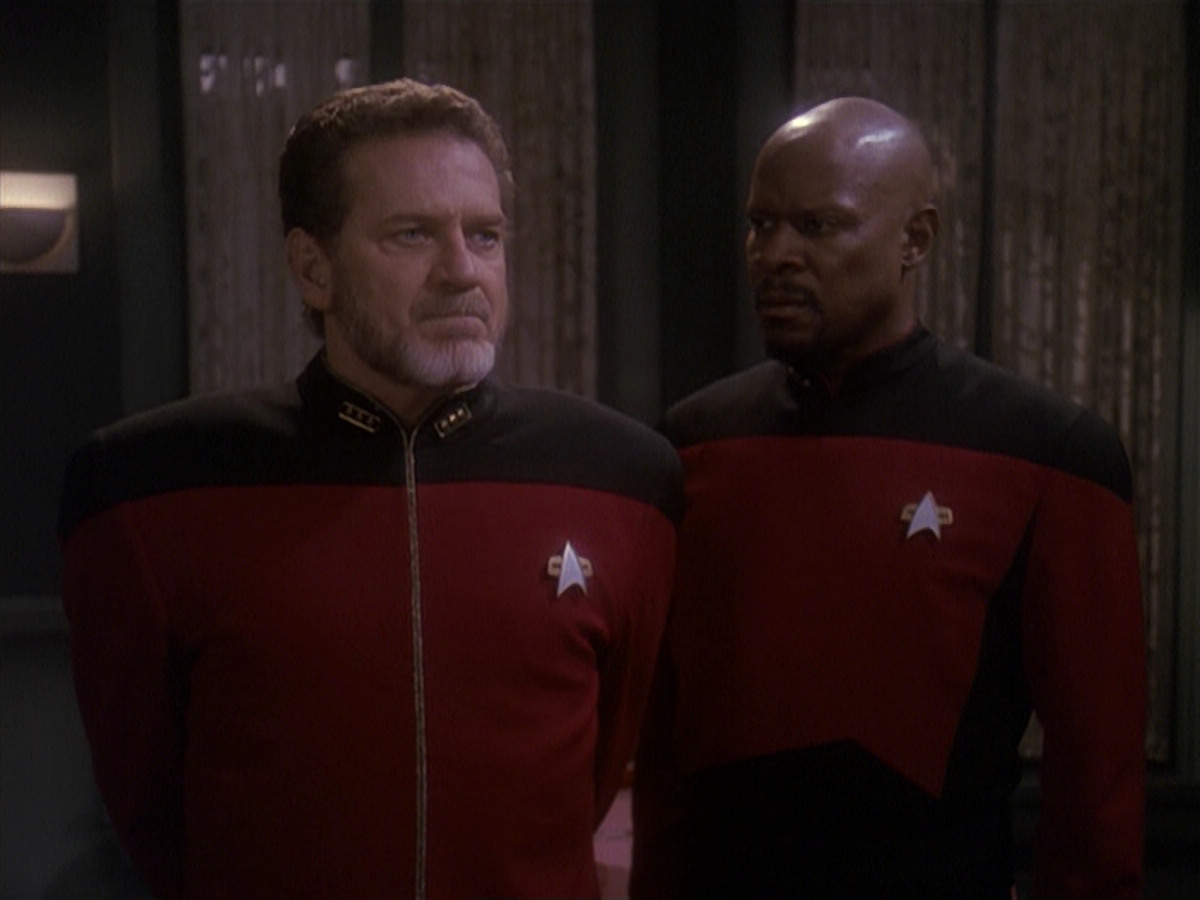 extant_StarTrek_DS9_4x12-ParadiseLost_01774.jpg