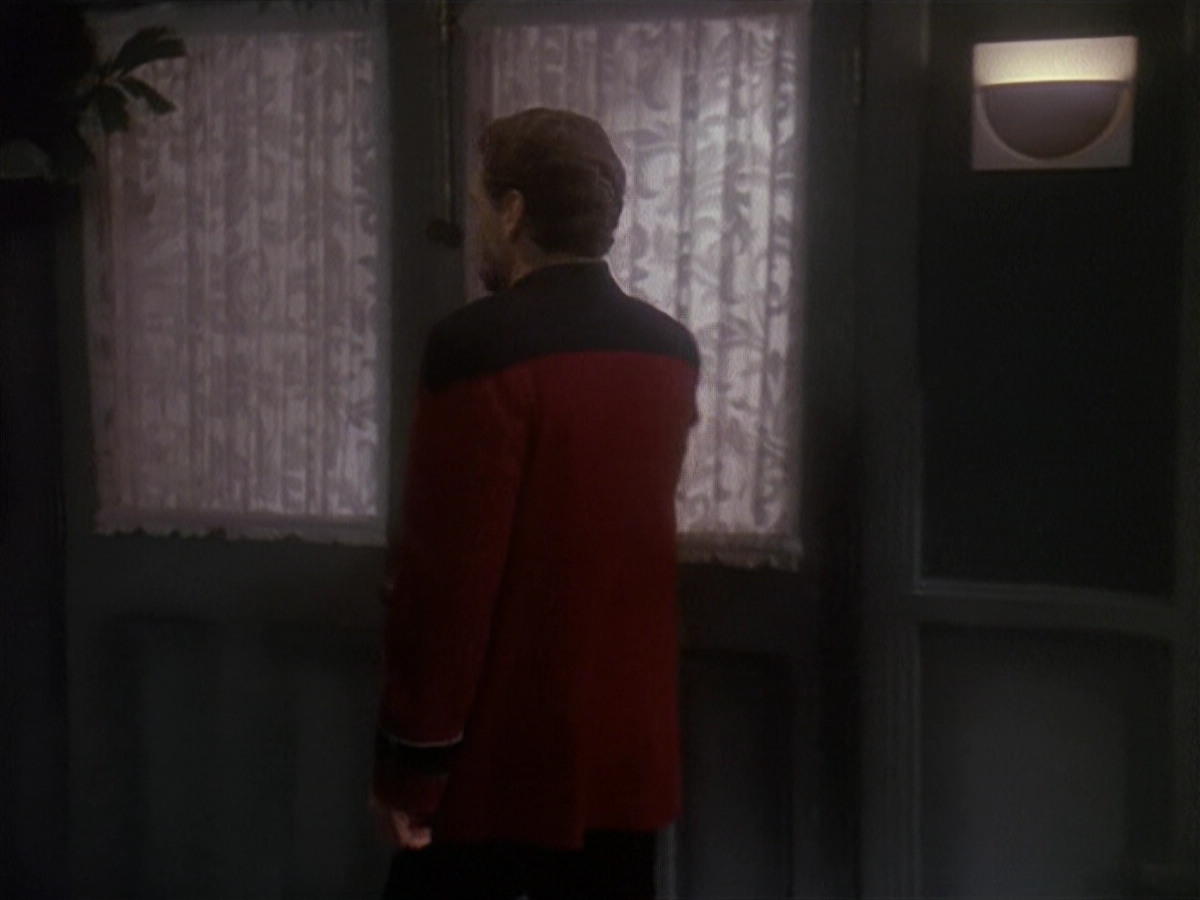 extant_StarTrek_DS9_4x12-ParadiseLost_01784.jpg