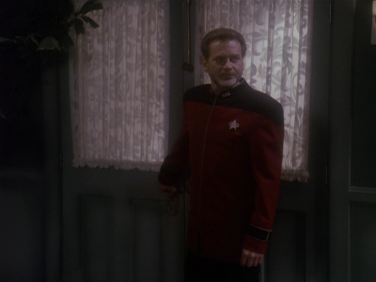 extant_StarTrek_DS9_4x12-ParadiseLost_01788.jpg
