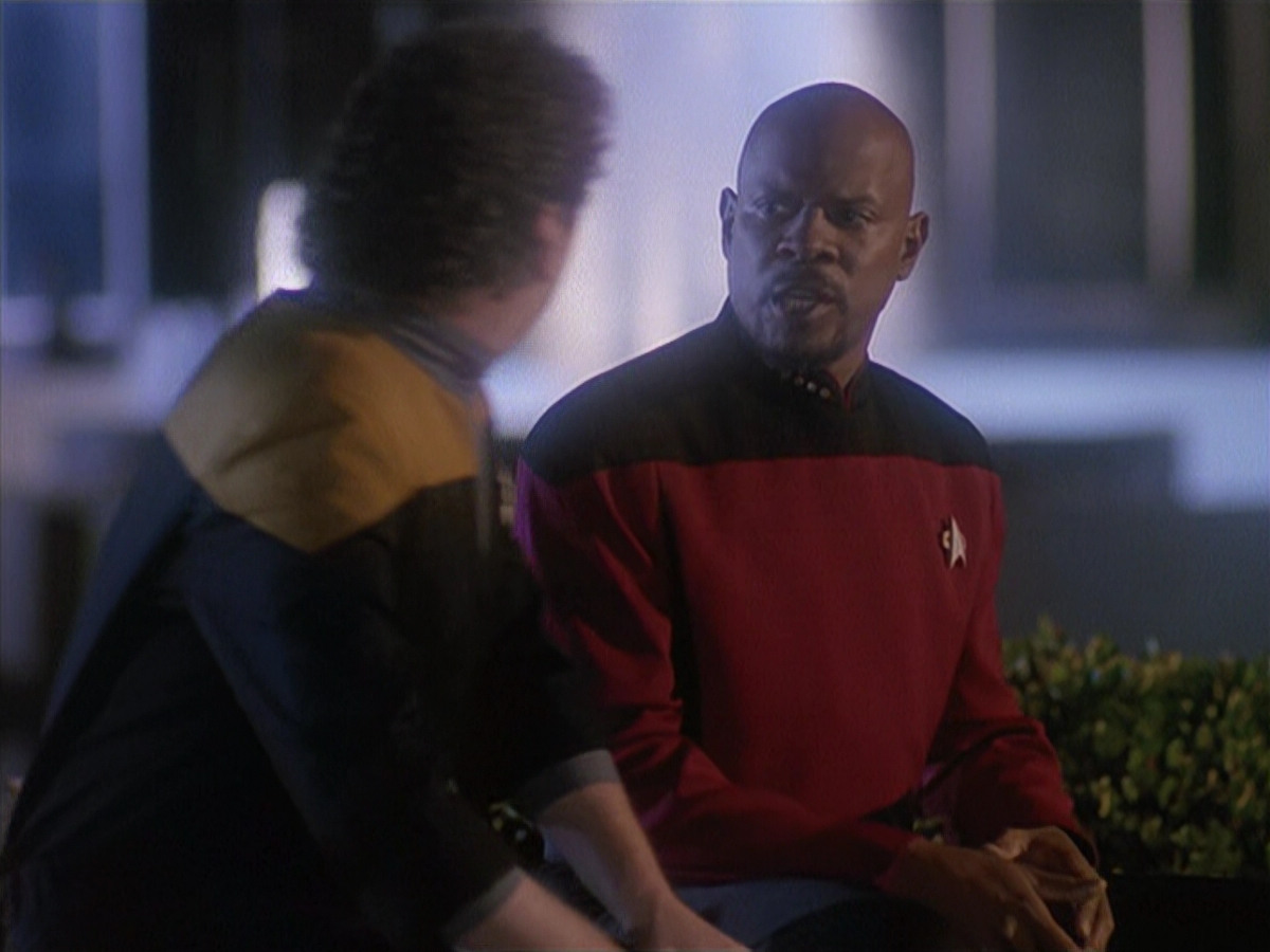 extant_StarTrek_DS9_4x12-ParadiseLost_01805.jpg
