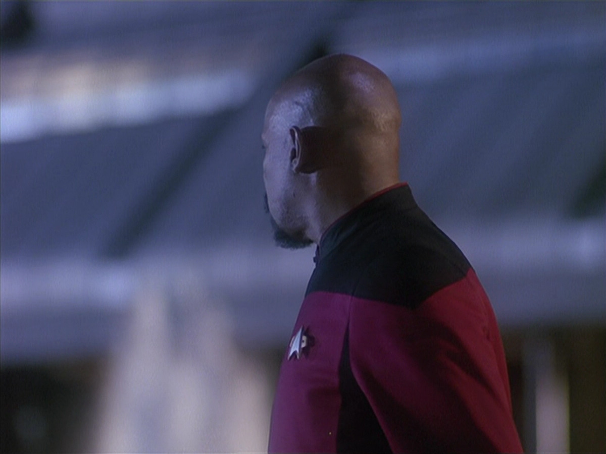 extant_StarTrek_DS9_4x12-ParadiseLost_01848.jpg