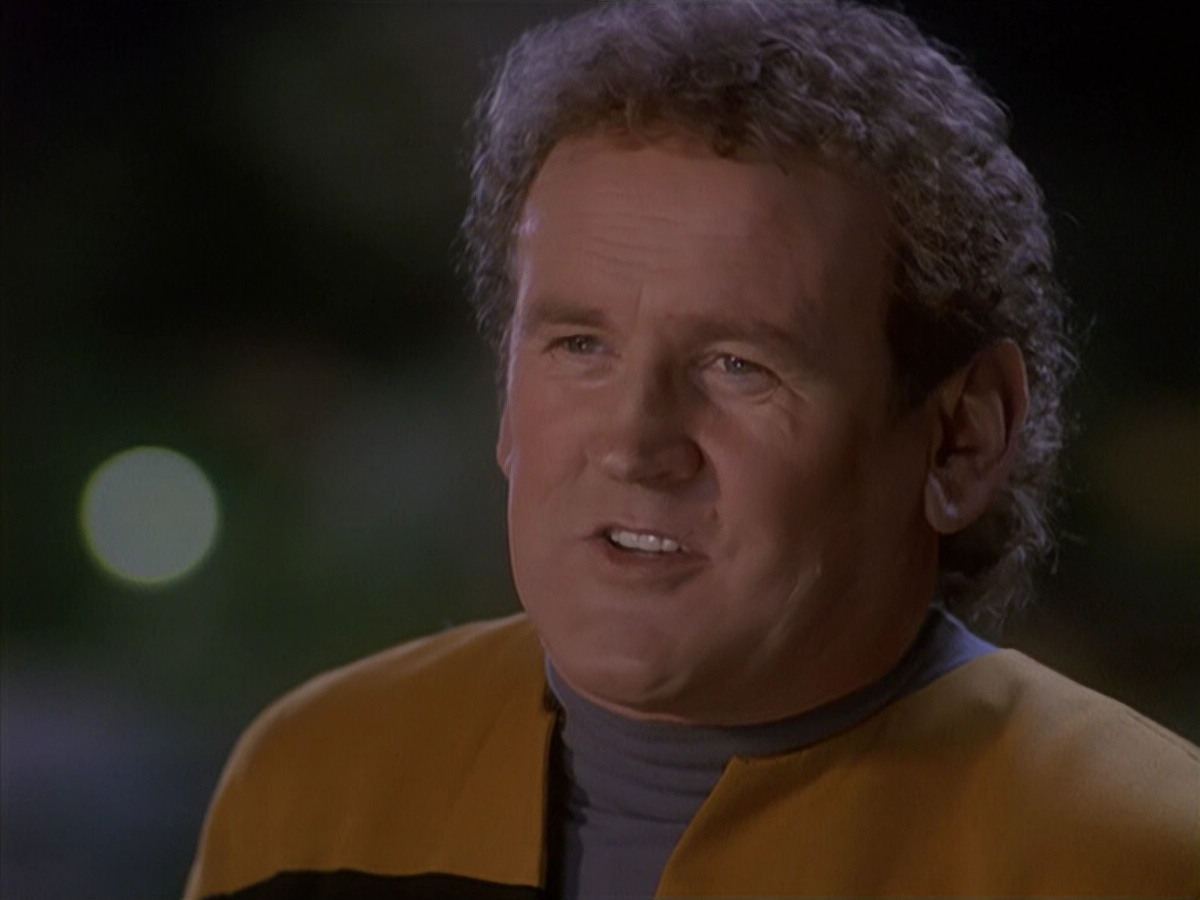 extant_StarTrek_DS9_4x12-ParadiseLost_01928.jpg
