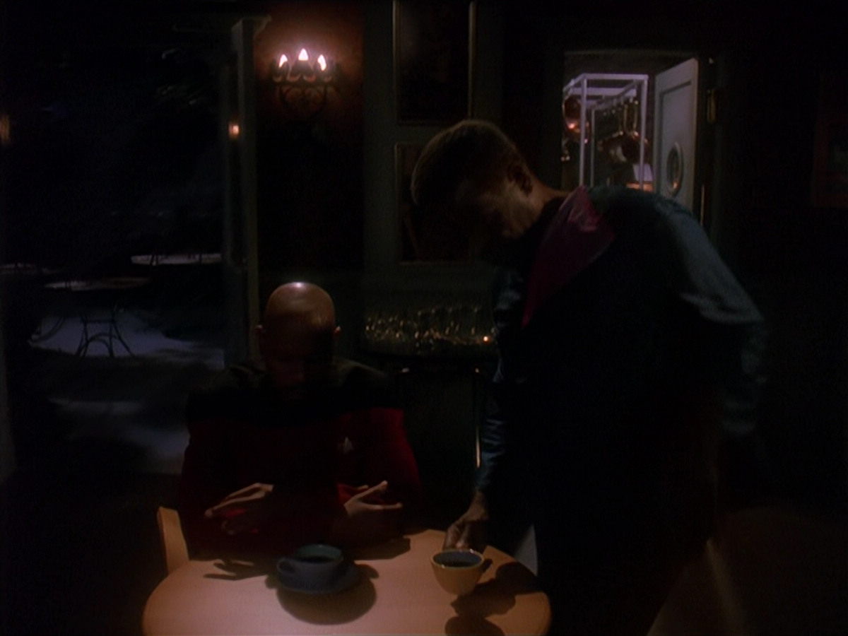 extant_StarTrek_DS9_4x12-ParadiseLost_01981.jpg