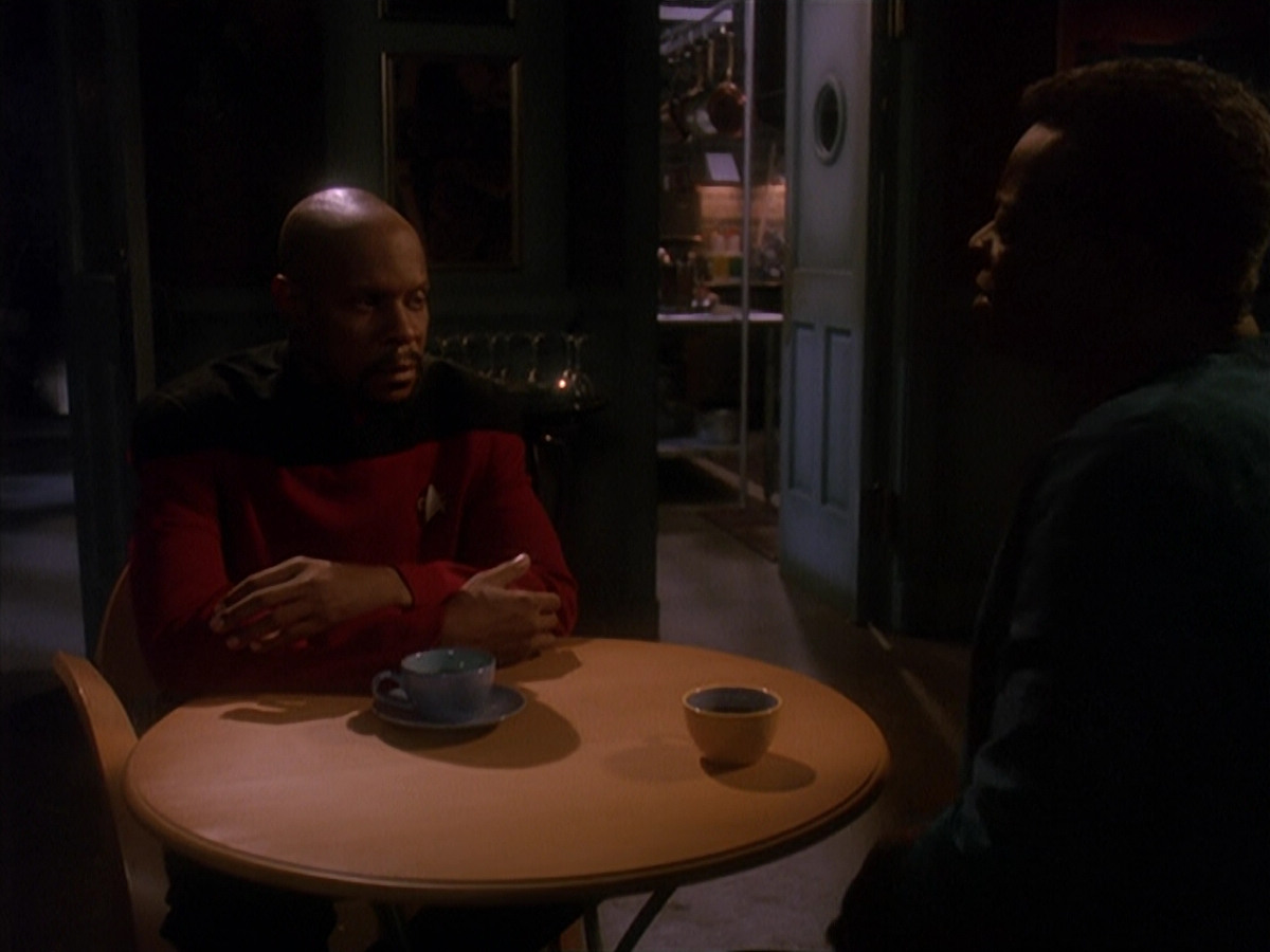 extant_StarTrek_DS9_4x12-ParadiseLost_01988.jpg