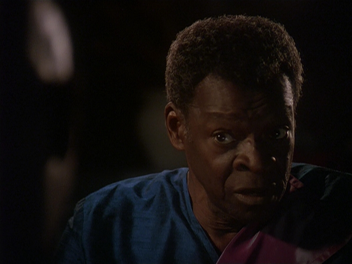 extant_StarTrek_DS9_4x12-ParadiseLost_02034.jpg