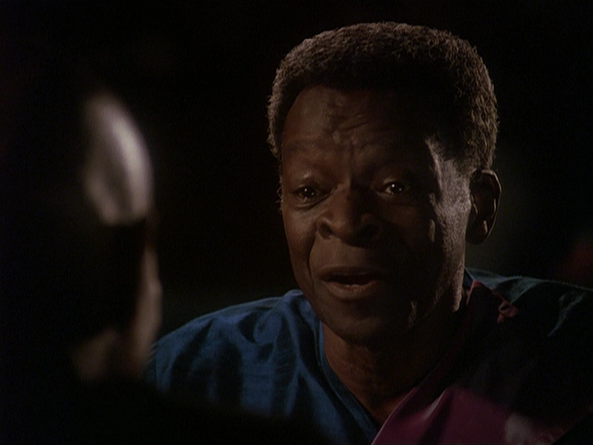 extant_StarTrek_DS9_4x12-ParadiseLost_02070.jpg