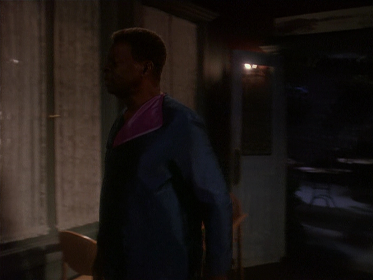 extant_StarTrek_DS9_4x12-ParadiseLost_02117.jpg