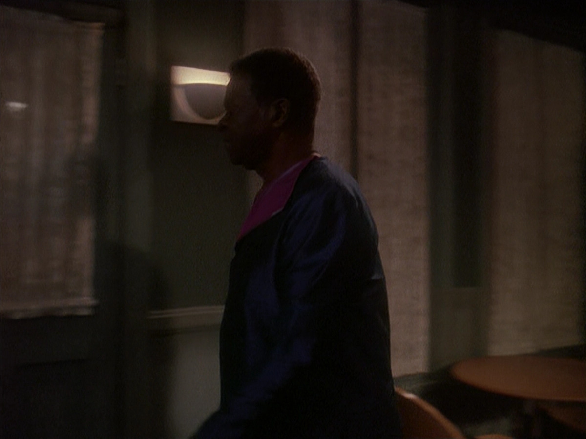 extant_StarTrek_DS9_4x12-ParadiseLost_02118.jpg