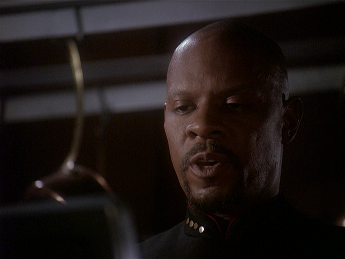 extant_StarTrek_DS9_4x12-ParadiseLost_02154.jpg