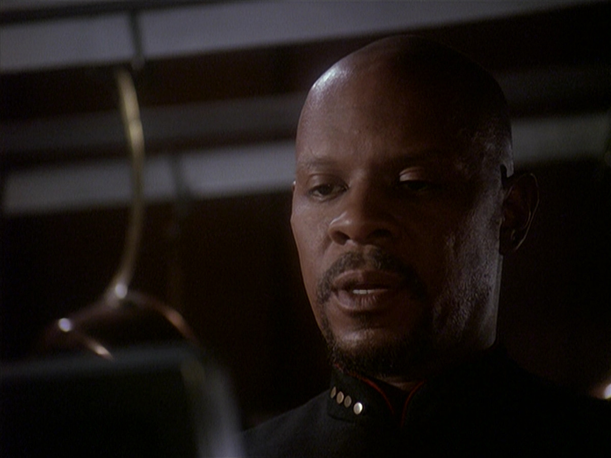extant_StarTrek_DS9_4x12-ParadiseLost_02169.jpg