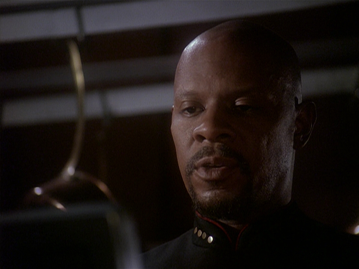 extant_StarTrek_DS9_4x12-ParadiseLost_02170.jpg