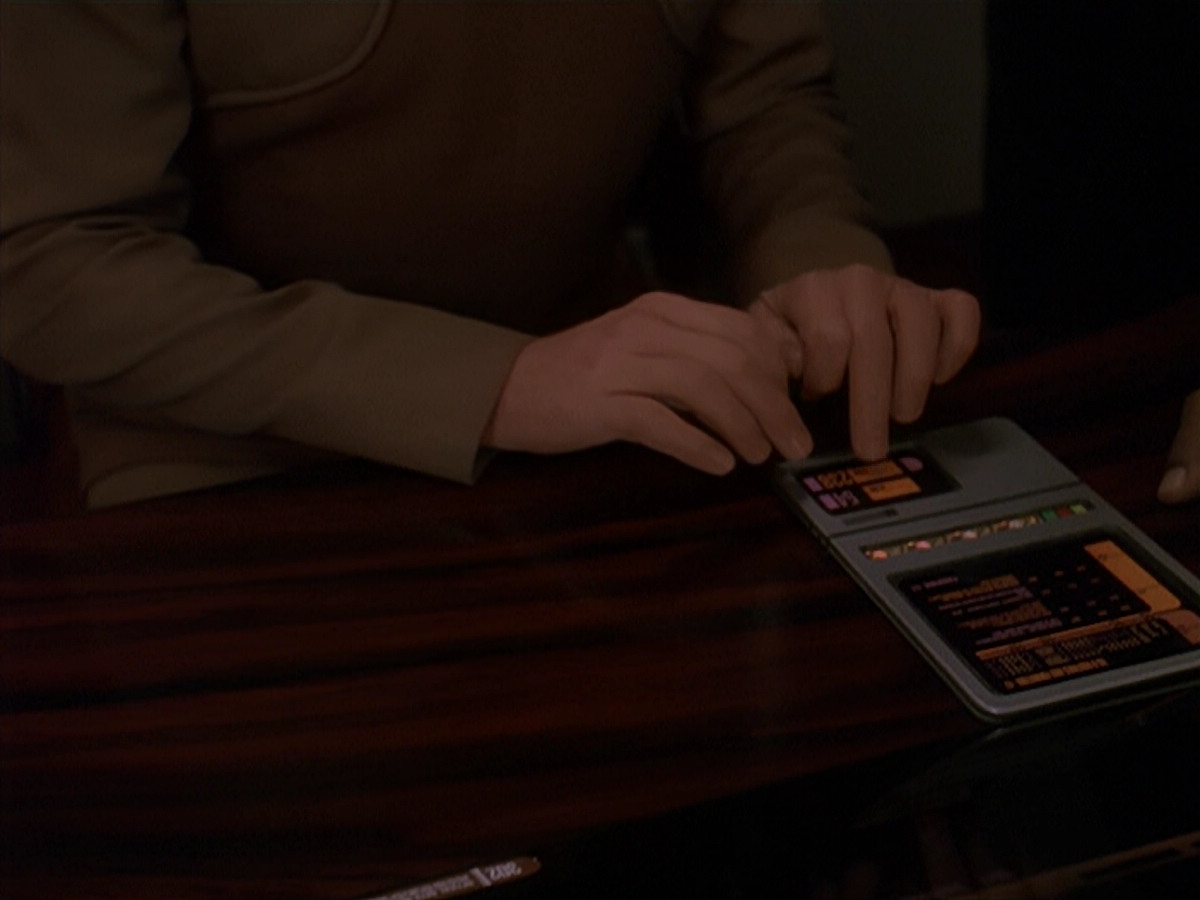 extant_StarTrek_DS9_4x12-ParadiseLost_02177.jpg
