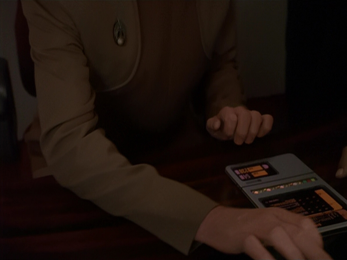 extant_StarTrek_DS9_4x12-ParadiseLost_02179.jpg