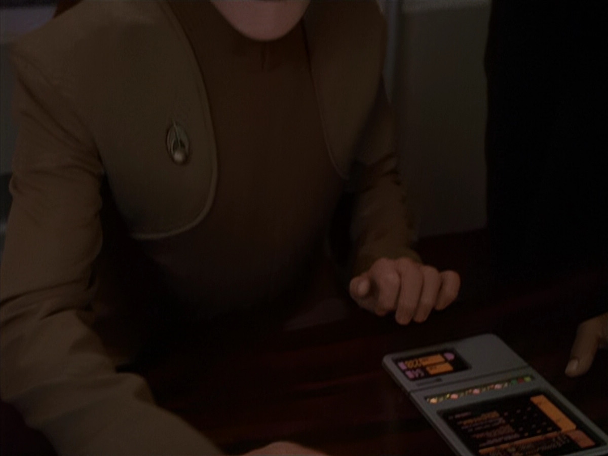 extant_StarTrek_DS9_4x12-ParadiseLost_02180.jpg