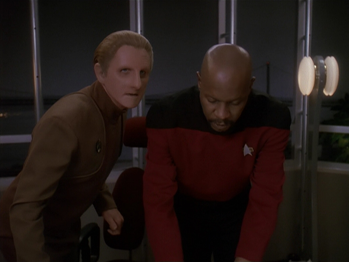 extant_StarTrek_DS9_4x12-ParadiseLost_02190.jpg
