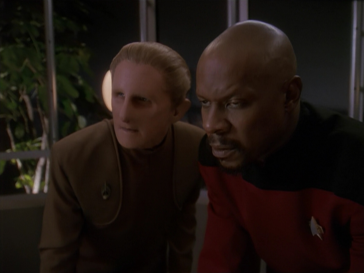 extant_StarTrek_DS9_4x12-ParadiseLost_02254.jpg