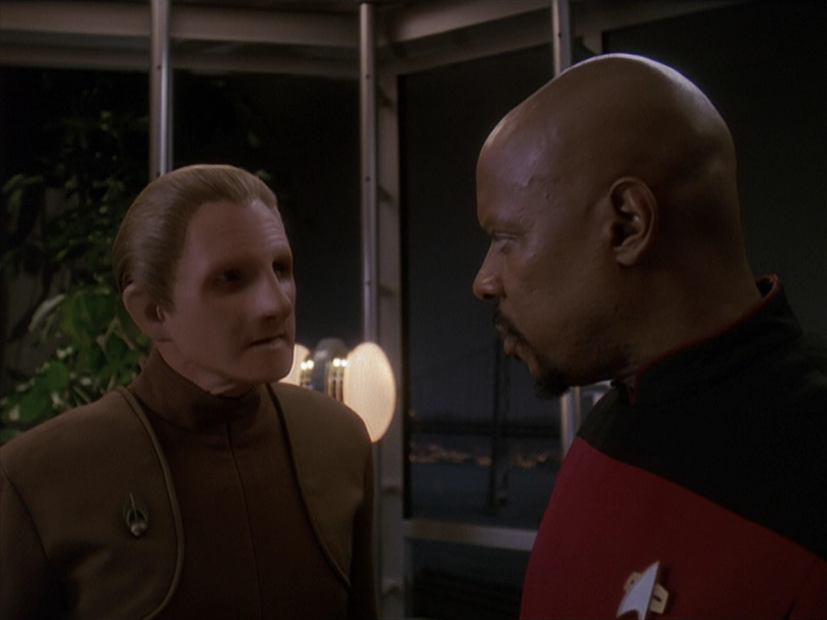 extant_StarTrek_DS9_4x12-ParadiseLost_02265.jpg