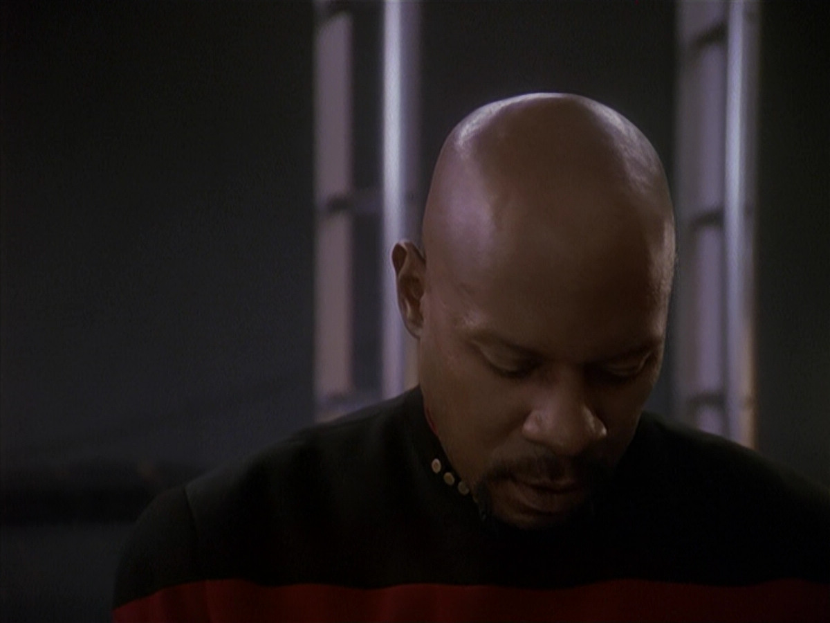 extant_StarTrek_DS9_4x12-ParadiseLost_02291.jpg