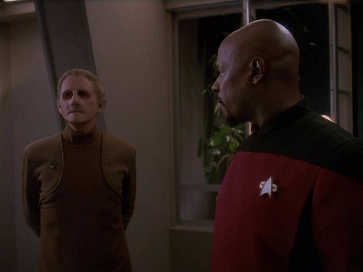 extant_StarTrek_DS9_4x12-ParadiseLost_02307.jpg