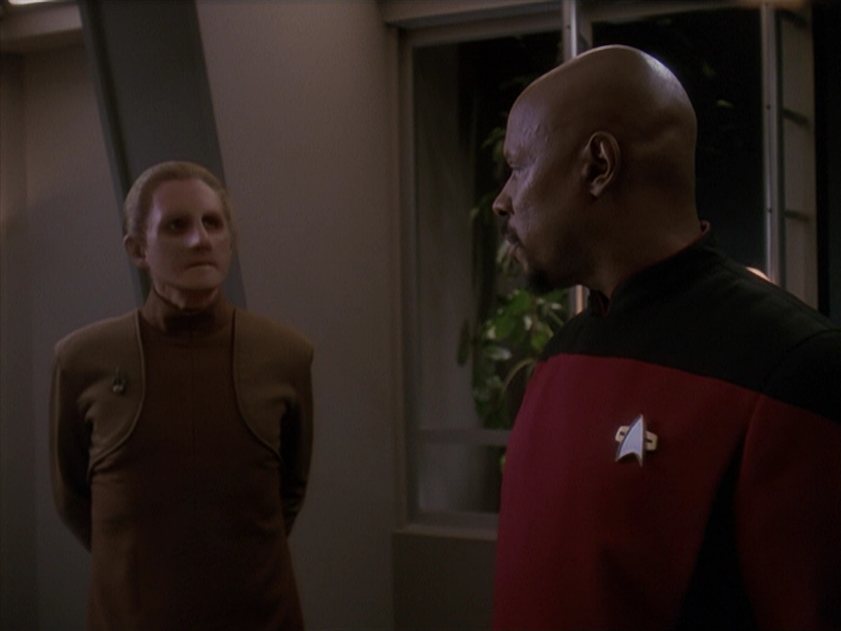extant_StarTrek_DS9_4x12-ParadiseLost_02308.jpg