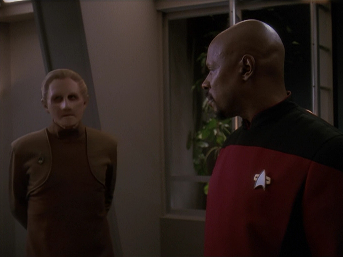 extant_StarTrek_DS9_4x12-ParadiseLost_02309.jpg