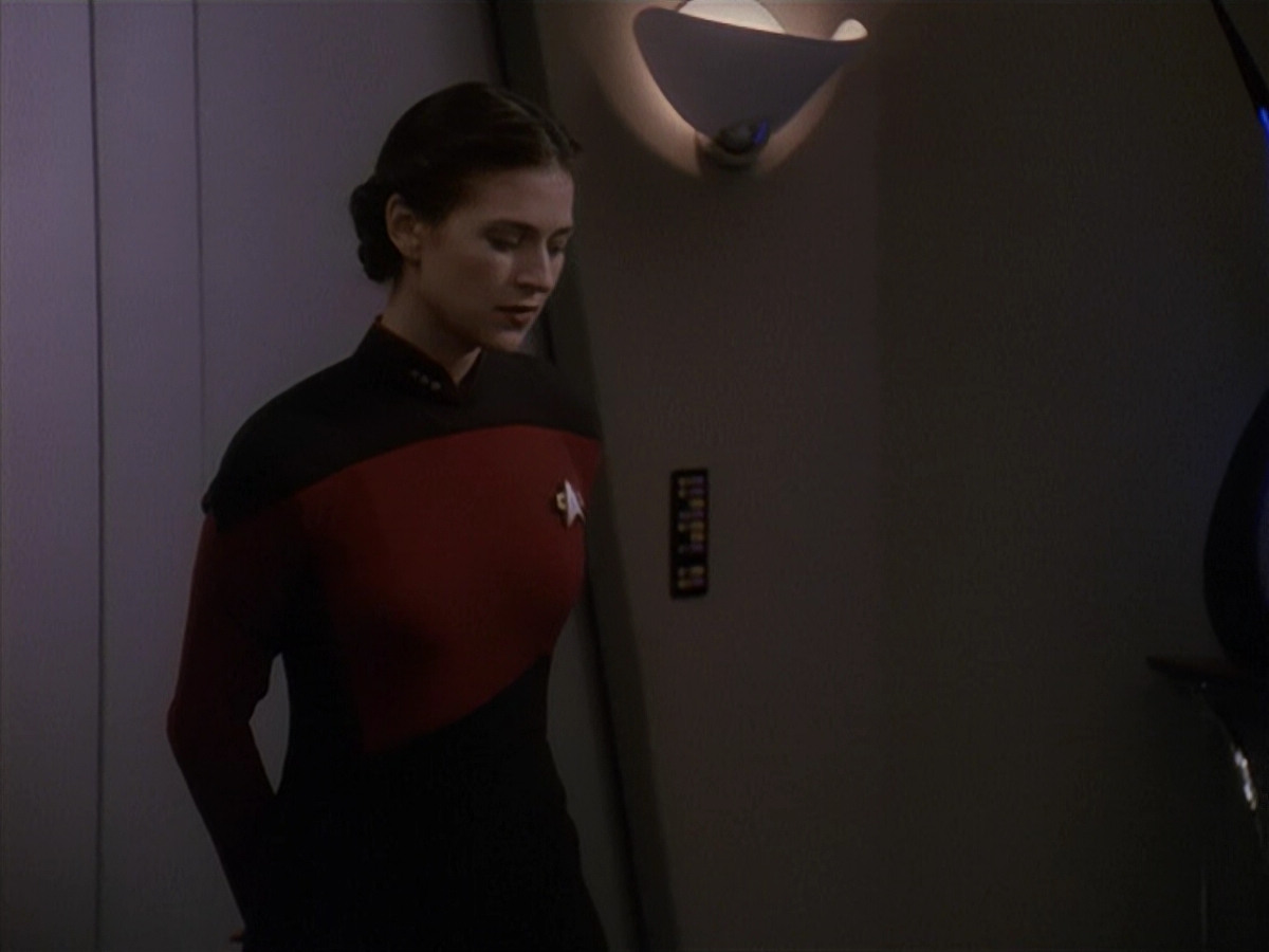 extant_StarTrek_DS9_4x12-ParadiseLost_02327.jpg