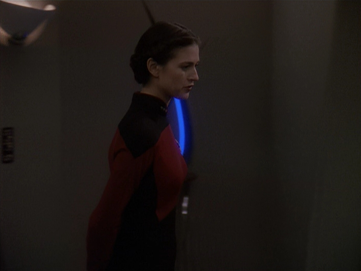 extant_StarTrek_DS9_4x12-ParadiseLost_02329.jpg
