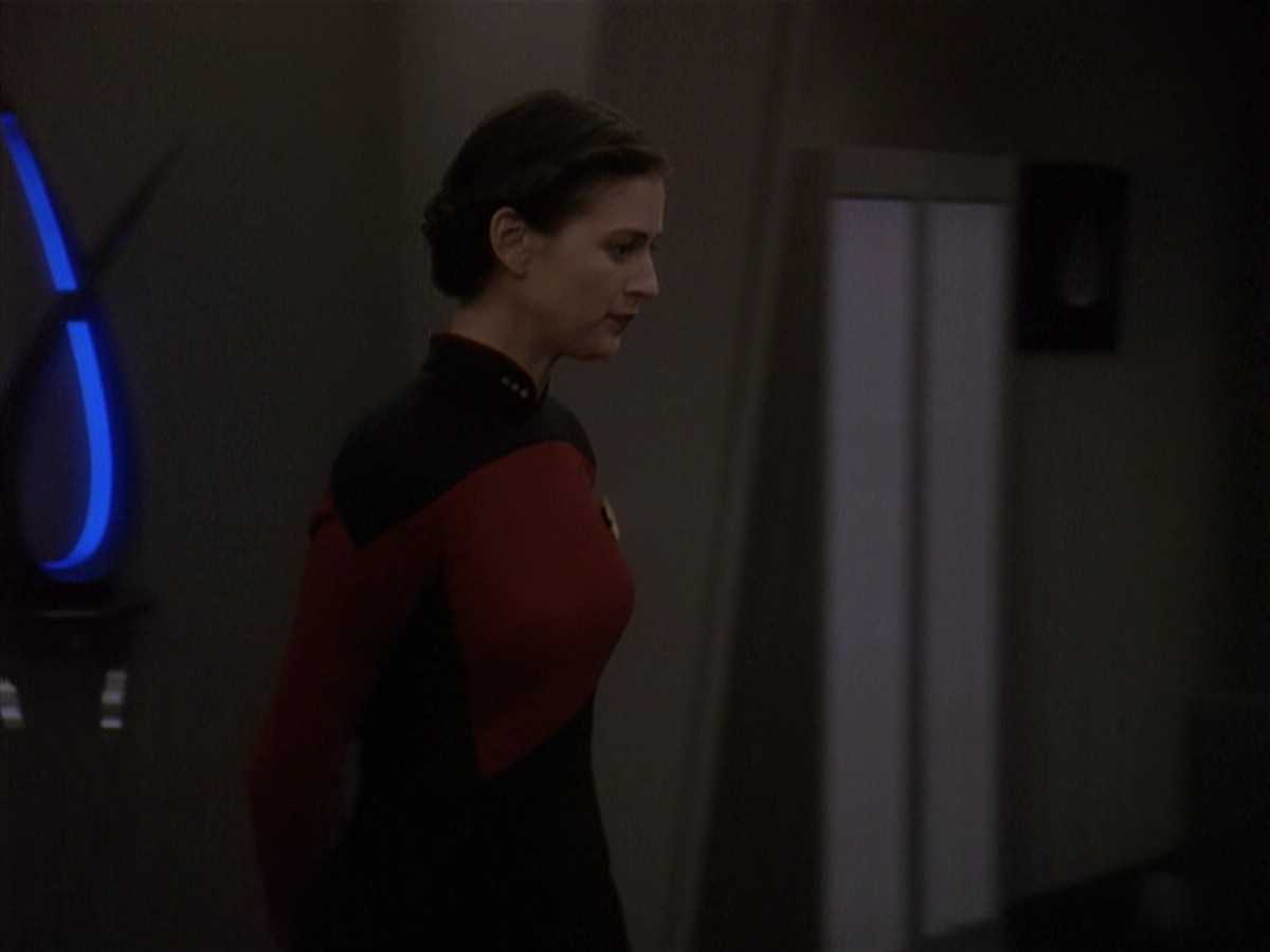 extant_StarTrek_DS9_4x12-ParadiseLost_02330.jpg