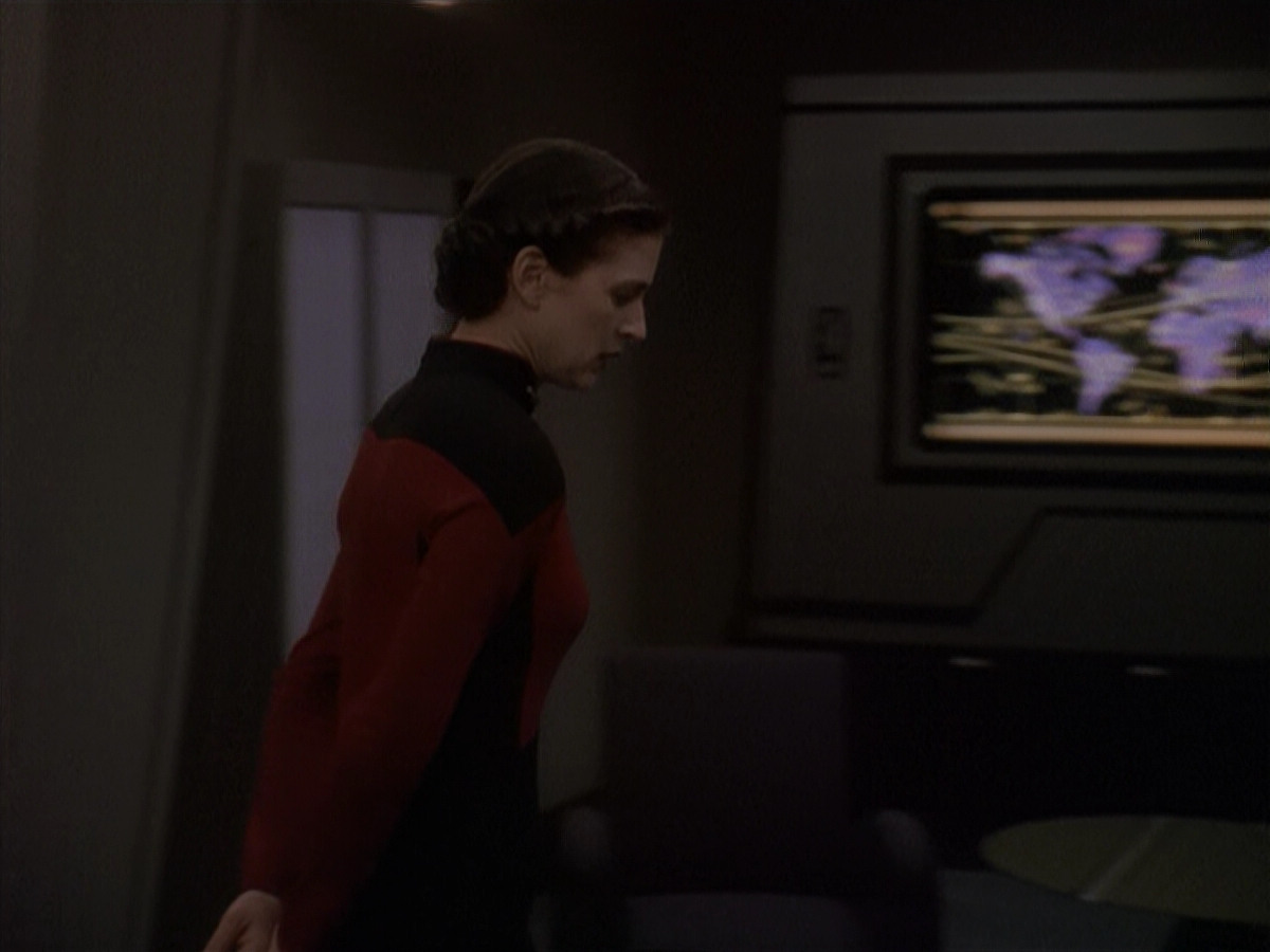 extant_StarTrek_DS9_4x12-ParadiseLost_02331.jpg