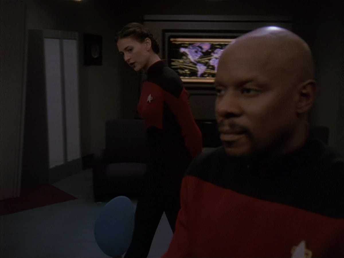 extant_StarTrek_DS9_4x12-ParadiseLost_02347.jpg