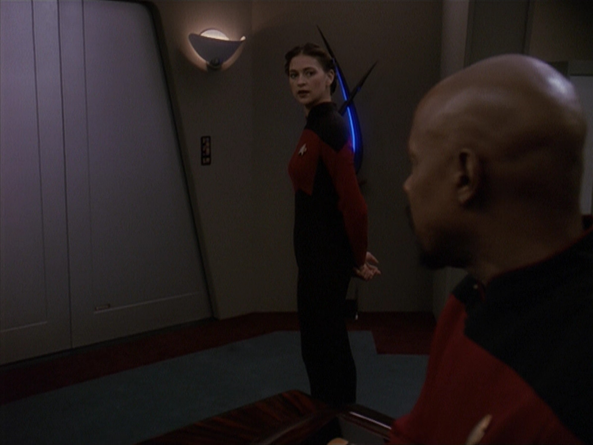 extant_StarTrek_DS9_4x12-ParadiseLost_02358.jpg