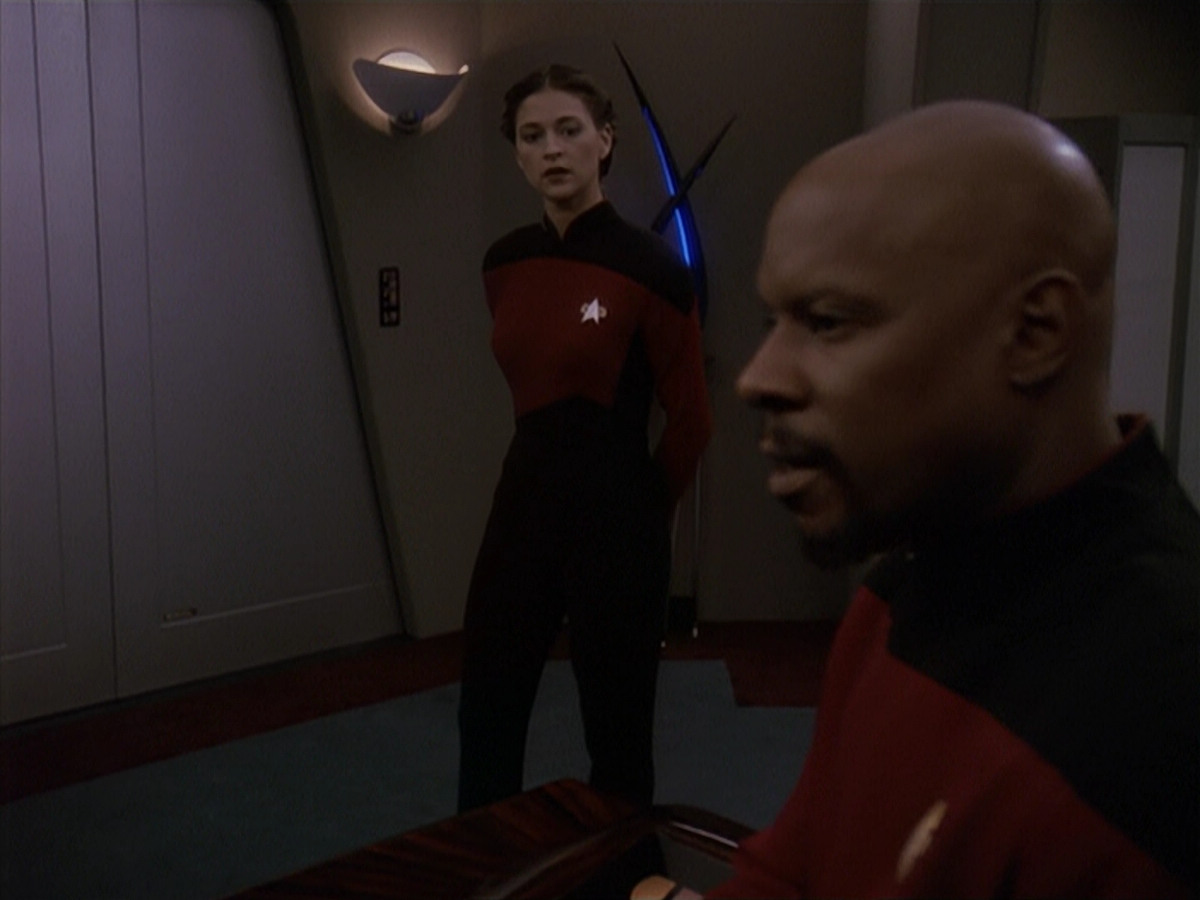 extant_StarTrek_DS9_4x12-ParadiseLost_02363.jpg