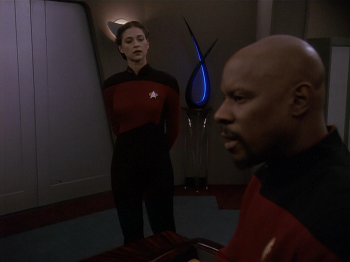 extant_StarTrek_DS9_4x12-ParadiseLost_02364.jpg