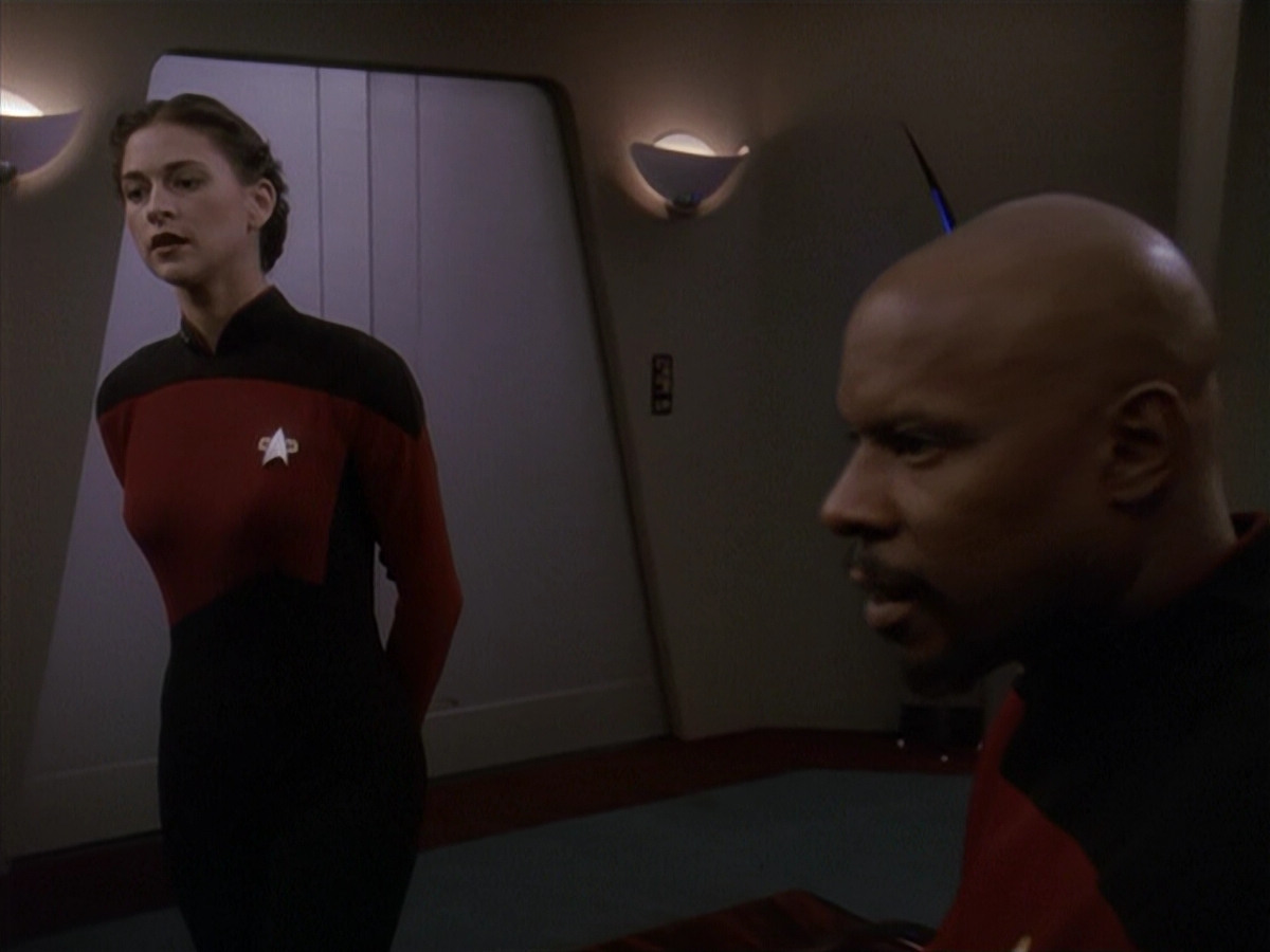 extant_StarTrek_DS9_4x12-ParadiseLost_02369.jpg